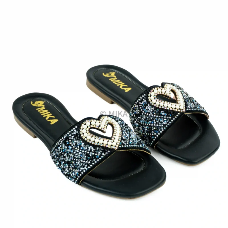 Sandalias bajitas con capellada de corazon